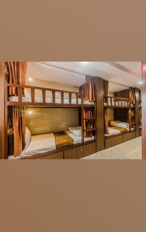Awesome Dormitory Male Only Mumbai Kültér fotó