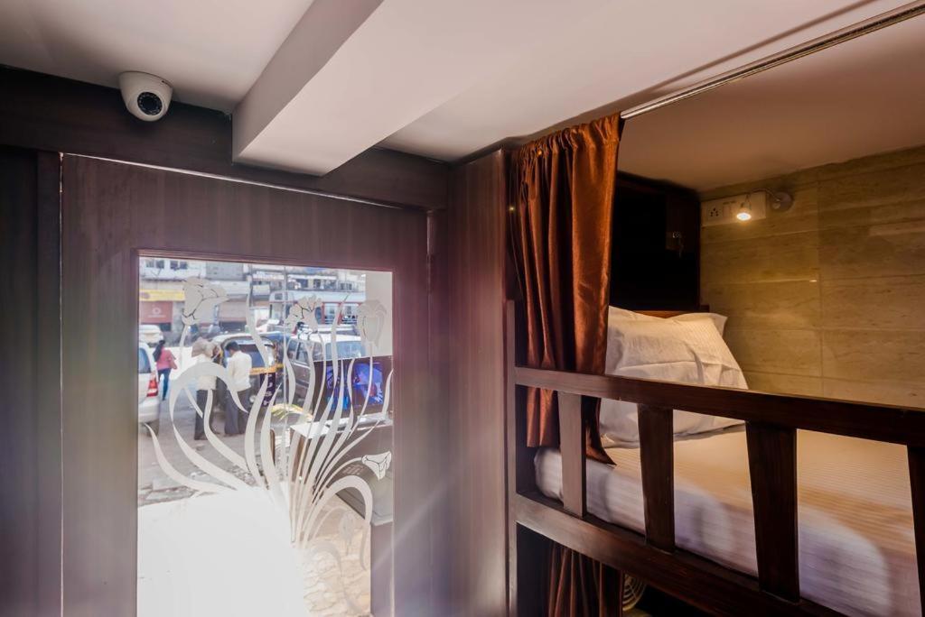 Awesome Dormitory Male Only Mumbai Kültér fotó