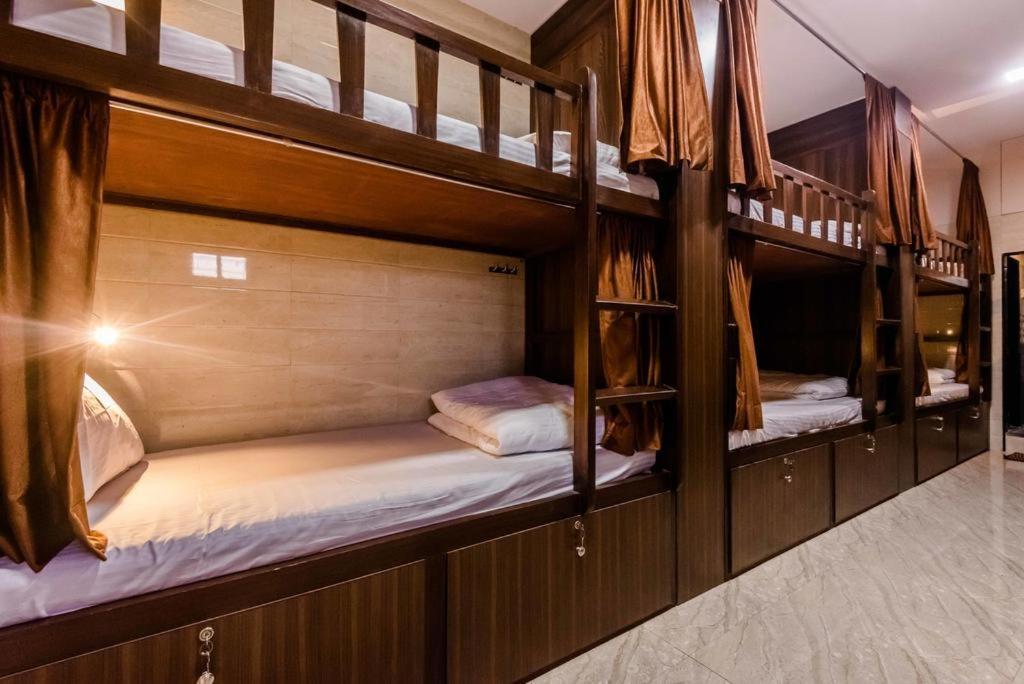 Awesome Dormitory Male Only Mumbai Kültér fotó