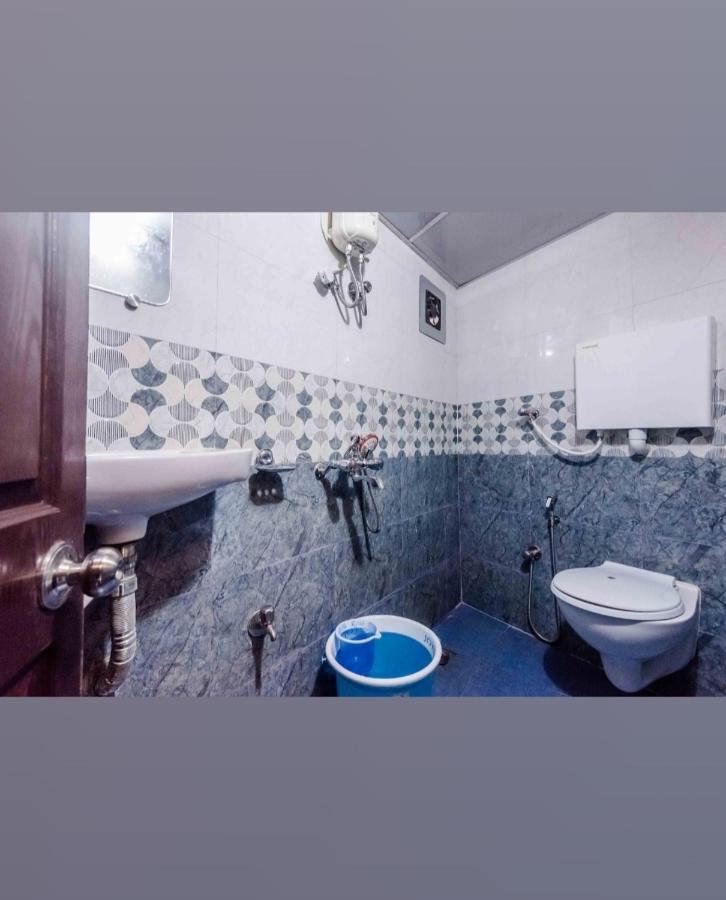 Awesome Dormitory Male Only Mumbai Kültér fotó